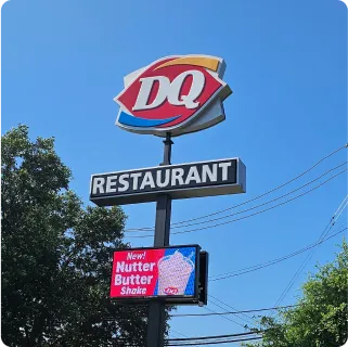 Dairy Queen restaurant sign